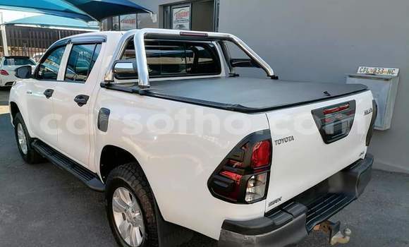 اشتري مستعمل Toyota Hilux White سيارة في Maseru في Maseru اشتري مستعمل Toyota Hilux White سيارة في Maseru في Maseru