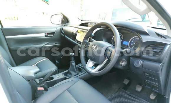 اشتري مستعمل Toyota Hilux White سيارة في Maseru في Maseru اشتري مستعمل Toyota Hilux White سيارة في Maseru في Maseru