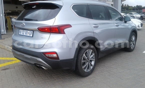 Acheter Occasion Voiture Hyundai Santa Fe Blanc à Mokhotlong, Berea Acheter Occasion Voiture Hyundai Santa Fe Blanc à Mokhotlong, Berea