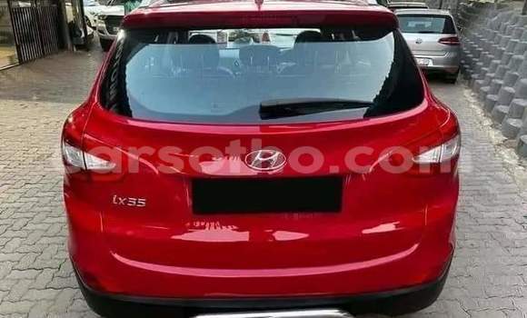 اشتري مستعمل Hyundai ix35 Red سيارة في Maseru في Maseru اشتري مستعمل Hyundai ix35 Red سيارة في Maseru في Maseru