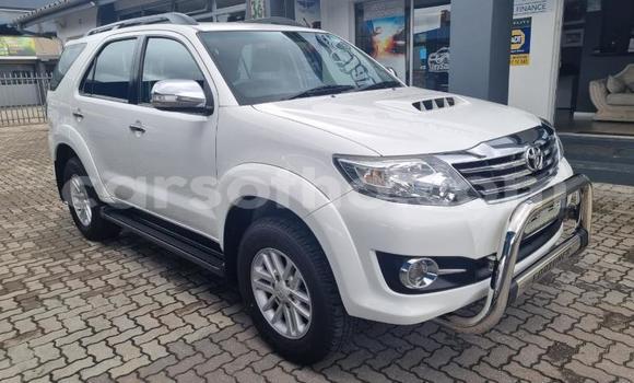اشتري مستعمل Toyota Fortuner White سيارة في Maseru في Maseru اشتري مستعمل Toyota Fortuner White سيارة في Maseru في Maseru