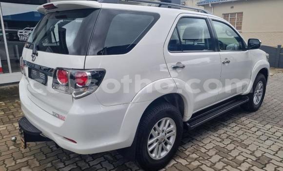 اشتري مستعمل Toyota Fortuner White سيارة في Maseru في Maseru اشتري مستعمل Toyota Fortuner White سيارة في Maseru في Maseru