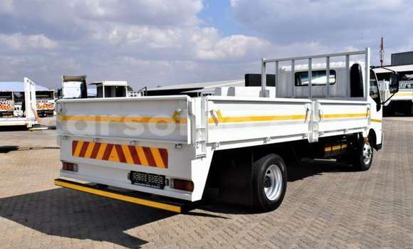 Acheter Occasion Utilitaire Hino 300 Series Blanc à Maseru, Maseru Acheter Occasion Utilitaire Hino 300 Series Blanc à Maseru, Maseru
