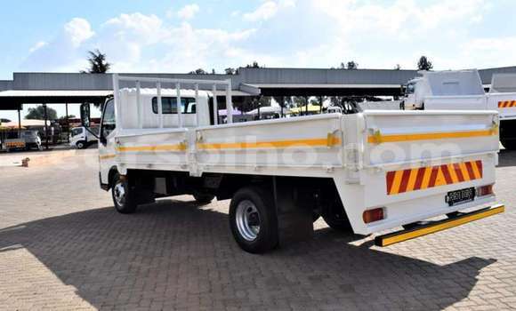 Acheter Occasion Utilitaire Hino 300 Series Blanc à Maseru, Maseru Acheter Occasion Utilitaire Hino 300 Series Blanc à Maseru, Maseru