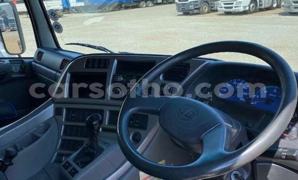 اشتري مستعمل Nissan UD White شاحنة في Maseru في Maseru اشتري مستعمل Nissan UD White شاحنة في Maseru في Maseru