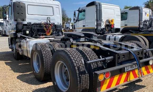 اشتري مستعمل Nissan UD White شاحنة في Maseru في Maseru اشتري مستعمل Nissan UD White شاحنة في Maseru في Maseru