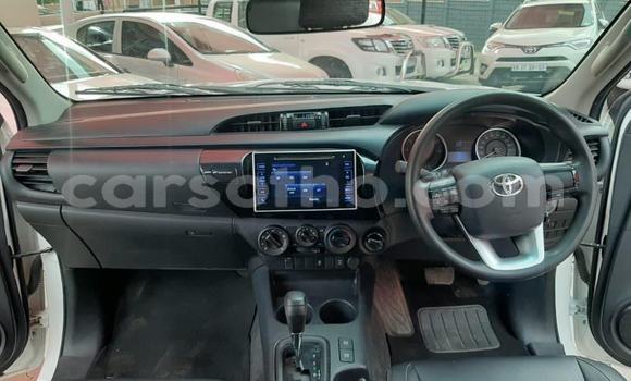 Buy Used Toyota Hilux White Car in Maseru in Maseru Buy Used Toyota Hilux White Car in Maseru in Maseru