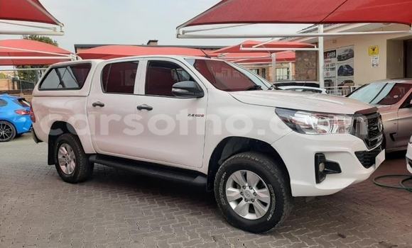 Buy Used Toyota Hilux White Car in Maseru in Maseru Buy Used Toyota Hilux White Car in Maseru in Maseru