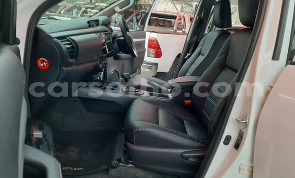 Buy Used Toyota Hilux White Car in Maseru in Maseru Buy Used Toyota Hilux White Car in Maseru in Maseru