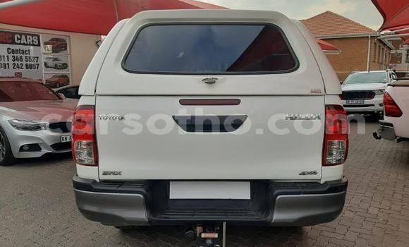 Buy Used Toyota Hilux White Car in Maseru in Maseru Buy Used Toyota Hilux White Car in Maseru in Maseru