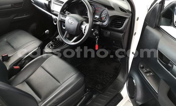 اشتري مستعمل Toyota Hilux White سيارة في Maseru في Maseru اشتري مستعمل Toyota Hilux White سيارة في Maseru في Maseru