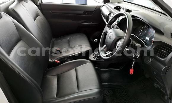 اشتري مستعمل Toyota Hilux White سيارة في Maseru في Maseru اشتري مستعمل Toyota Hilux White سيارة في Maseru في Maseru