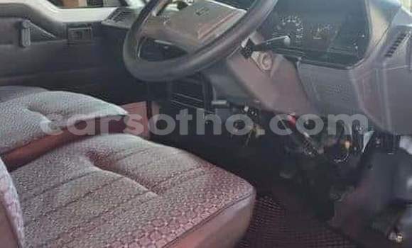 Sayi Na hannu Toyota Hiace White Mota in Maseru a Maseru Sayi Na hannu Toyota Hiace White Mota in Maseru a Maseru