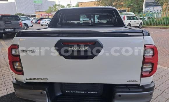 اشتري مستعمل Toyota Hilux White سيارة في Maseru في Maseru اشتري مستعمل Toyota Hilux White سيارة في Maseru في Maseru