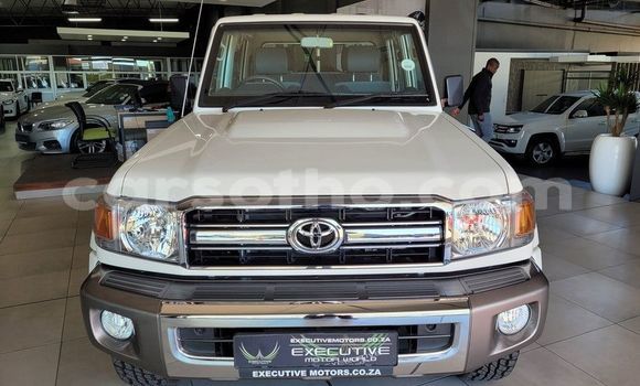 Acheter Occasion Voiture Toyota Land Cruiser Blanc à Maseru, Maseru Acheter Occasion Voiture Toyota Land Cruiser Blanc à Maseru, Maseru