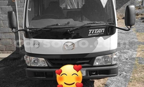 Acheter Occasion Voiture Mazda Tribute Blanc à Maseru, Maseru Acheter Occasion Voiture Mazda Tribute Blanc à Maseru, Maseru