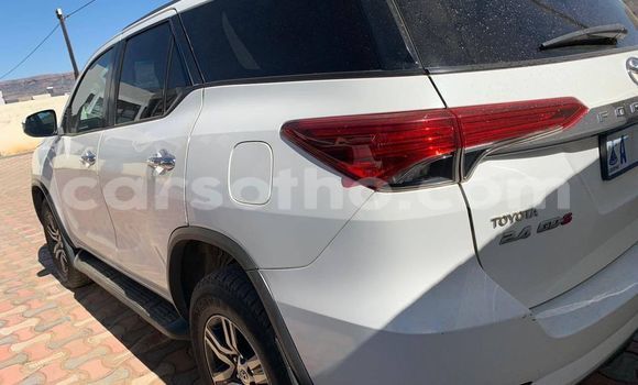 Acheter Occasion Voiture Toyota Fortuner Blanc à Maseru, Maseru Acheter Occasion Voiture Toyota Fortuner Blanc à Maseru, Maseru