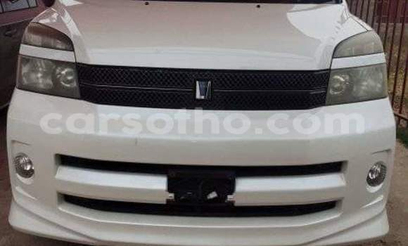 اشتري مستعمل Toyota Voxy White سيارة في Maseru في Maseru اشتري مستعمل Toyota Voxy White سيارة في Maseru في Maseru