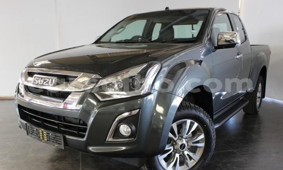 Buy Used Isuzu KB Silver Car in Hlotse in Leribe Buy Used Isuzu KB Silver Car in Hlotse in Leribe
