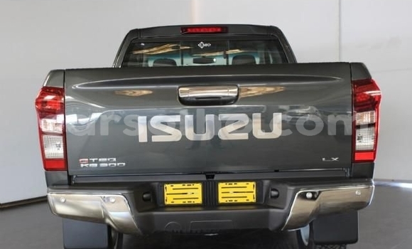 Buy Used Isuzu KB Silver Car in Hlotse in Leribe Buy Used Isuzu KB Silver Car in Hlotse in Leribe