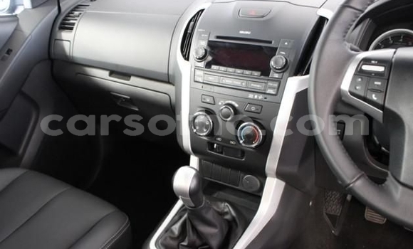 Buy Used Isuzu KB Silver Car in Hlotse in Leribe Buy Used Isuzu KB Silver Car in Hlotse in Leribe