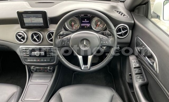 Sayi Na hannu Mercedes-Benz C-Classe Silver Mota in Maputsoe a Leribe Sayi Na hannu Mercedes-Benz C-Classe Silver Mota in Maputsoe a Leribe