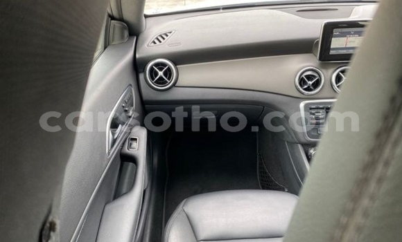 Sayi Na hannu Mercedes-Benz C-Classe Silver Mota in Maputsoe a Leribe Sayi Na hannu Mercedes-Benz C-Classe Silver Mota in Maputsoe a Leribe