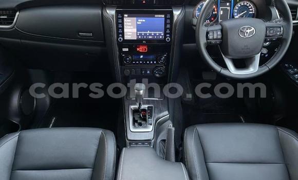 Sayi Na hannu Toyota Fortuner Silver Mota in Maseru a Maseru Sayi Na hannu Toyota Fortuner Silver Mota in Maseru a Maseru