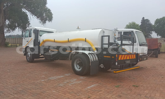 اشتري مستعمل Nissan UD White شاحنة في Maseru في Maseru اشتري مستعمل Nissan UD White شاحنة في Maseru في Maseru