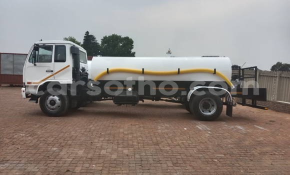 اشتري مستعمل Nissan UD White شاحنة في Maseru في Maseru اشتري مستعمل Nissan UD White شاحنة في Maseru في Maseru