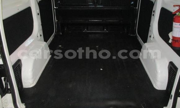 Acheter Occasion Voiture Nissan NV200 Blanc à Maseru, Maseru Acheter Occasion Voiture Nissan NV200 Blanc à Maseru, Maseru