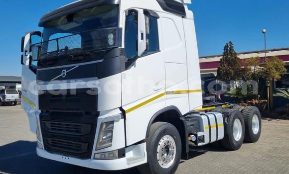 Acheter Occasion Utilitaire Volvo F4 Blanc à Maseru, Maseru Acheter Occasion Utilitaire Volvo F4 Blanc à Maseru, Maseru
