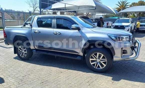 Sayi Na hannu Toyota Hilux Silver Mota in Maseru a Maseru Sayi Na hannu Toyota Hilux Silver Mota in Maseru a Maseru