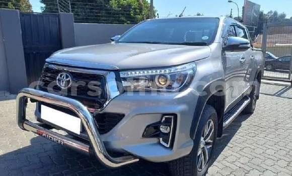 Sayi Na hannu Toyota Hilux Silver Mota in Maseru a Maseru Sayi Na hannu Toyota Hilux Silver Mota in Maseru a Maseru