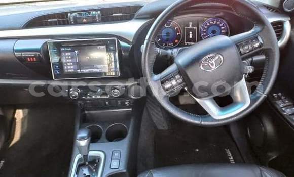 Sayi Na hannu Toyota Hilux Silver Mota in Maseru a Maseru Sayi Na hannu Toyota Hilux Silver Mota in Maseru a Maseru