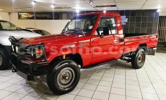 Sayi Na hannu Toyota Land Cruiser Red Mota in Maseru a Maseru Sayi Na hannu Toyota Land Cruiser Red Mota in Maseru a Maseru