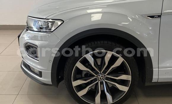 Buy Used Volkswagen T-Roc White Car in Maseru in Maseru Buy Used Volkswagen T-Roc White Car in Maseru in Maseru