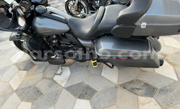 Sayi Na hannu Harley Davidson CVO Silver Motsi in Butha Buthe a Butha-Buthe Sayi Na hannu Harley Davidson CVO Silver Motsi in Butha Buthe a Butha-Buthe