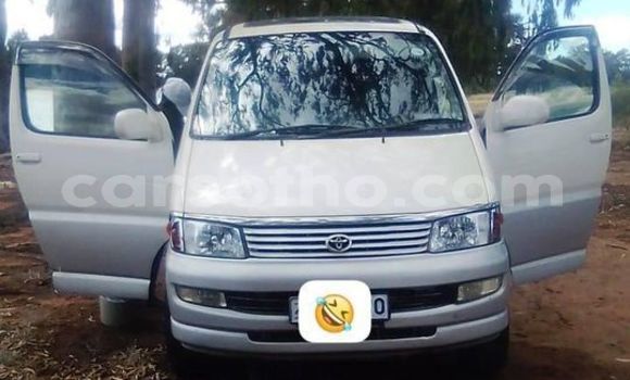 Acheter Occasion Voiture Toyota Regius Blanc à Maseru, Maseru