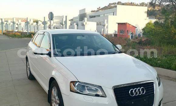 Sayi Na hannu Toyota Altezza White Mota in Maseru a Maseru Sayi Na hannu Toyota Altezza White Mota in Maseru a Maseru