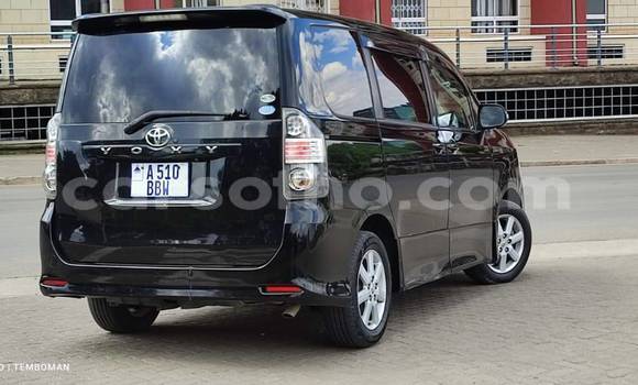 Sayi Na hannu Toyota Voxy Black Mota in Mafeteng a Mafeteng Sayi Na hannu Toyota Voxy Black Mota in Mafeteng a Mafeteng