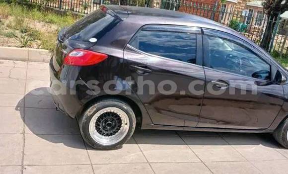 Sayi Na hannu Mazda 323 Black Mota in Maseru a Maseru Sayi Na hannu Mazda 323 Black Mota in Maseru a Maseru
