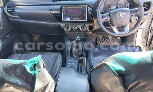 اشتري مستعمل Toyota Hilux White سيارة في Maseru في Maseru اشتري مستعمل Toyota Hilux White سيارة في Maseru في Maseru