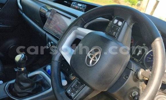 اشتري مستعمل Toyota Hilux White سيارة في Maseru في Maseru اشتري مستعمل Toyota Hilux White سيارة في Maseru في Maseru