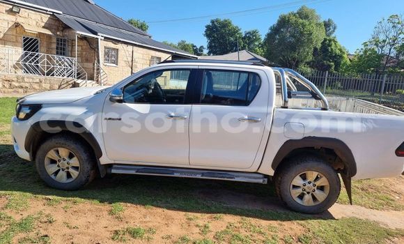 اشتري مستعمل Toyota Hilux White سيارة في Maseru في Maseru اشتري مستعمل Toyota Hilux White سيارة في Maseru في Maseru