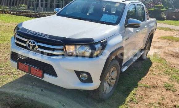 اشتري مستعمل Toyota Hilux White سيارة في Maseru في Maseru اشتري مستعمل Toyota Hilux White سيارة في Maseru في Maseru