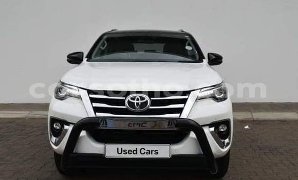 Acheter Occasion Voiture Toyota Fortuner Blanc à Maseru, Maseru