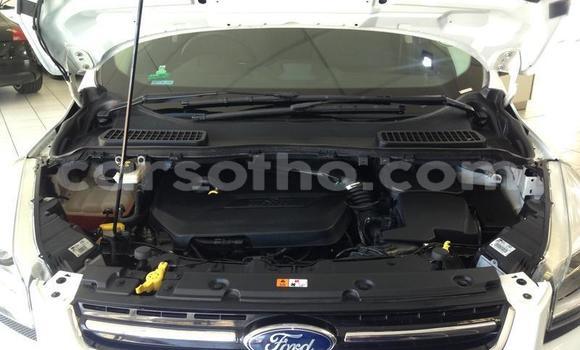 Sayi Na hannu Ford Kuga White Mota in Butha–Buthe a Thaba-Tseka Sayi Na hannu Ford Kuga White Mota in Butha–Buthe a Thaba-Tseka