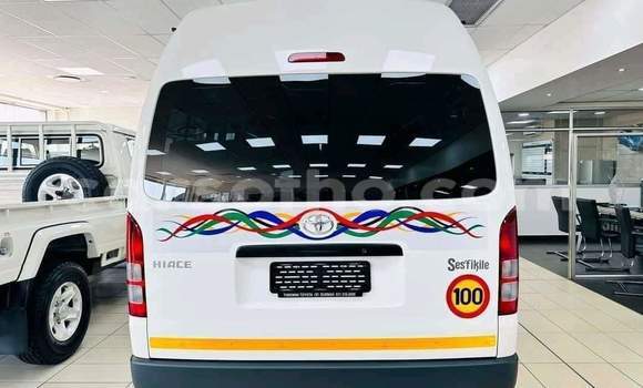 Buy Used Toyota Hiace White Car in Maseru in Maseru Buy Used Toyota Hiace White Car in Maseru in Maseru