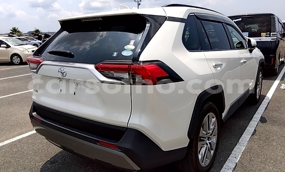 اشتري مستعمل Toyota RAV4 White سيارة في Maseru في Maseru اشتري مستعمل Toyota RAV4 White سيارة في Maseru في Maseru